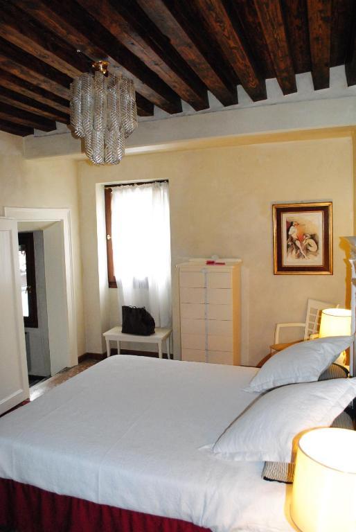 Luxury San Firmino Canal View Couette-café 2*
