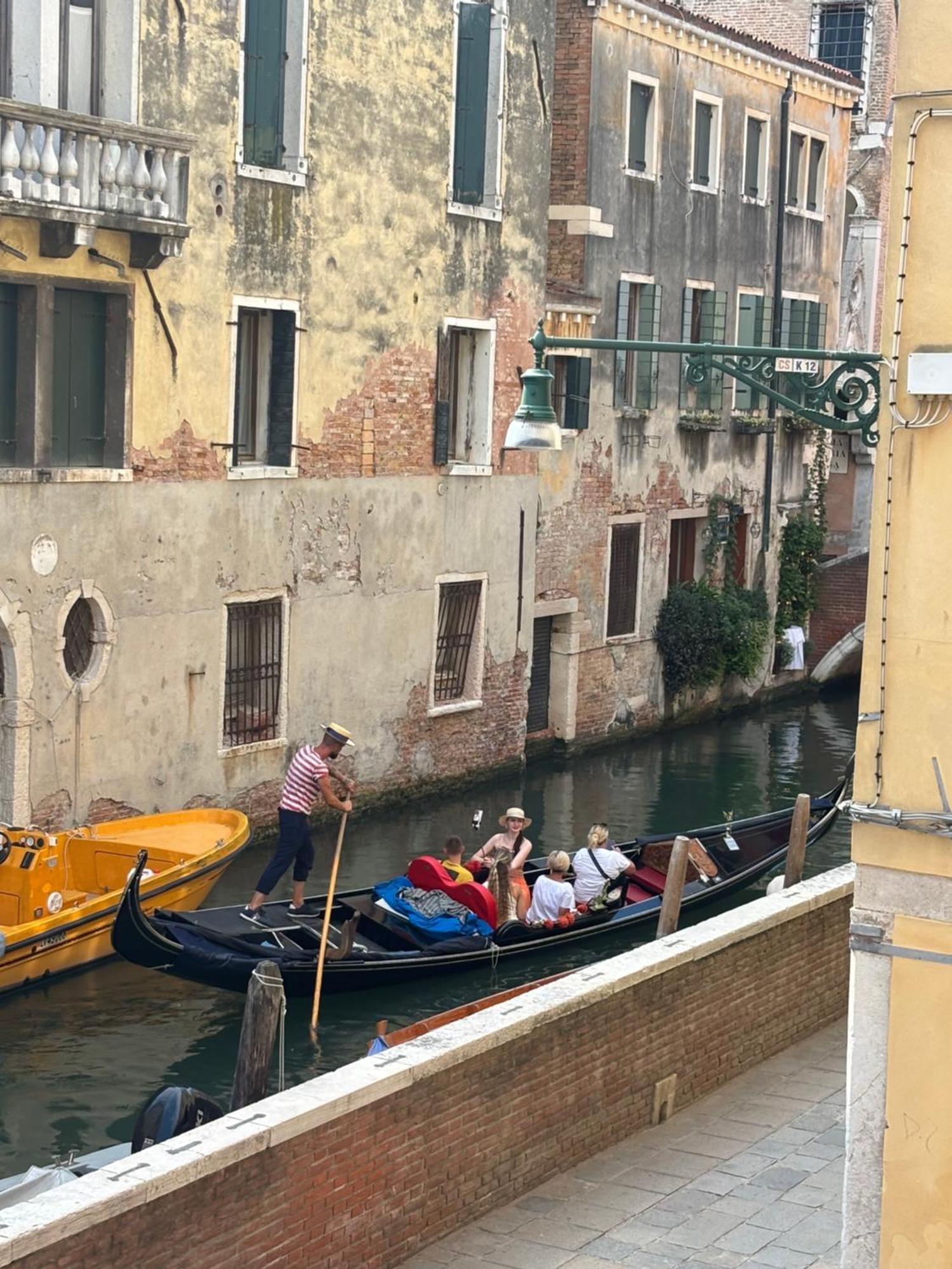 Luxury San Firmino Canal View Couette-café Venise