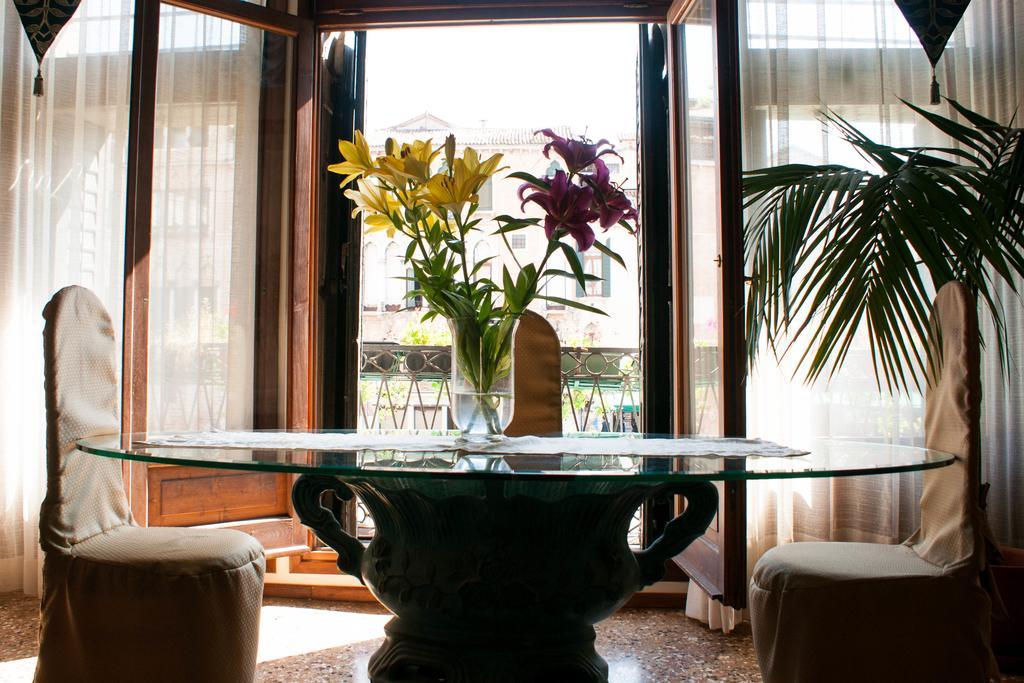 Couette-café Luxury San Firmino Canal View Venise
